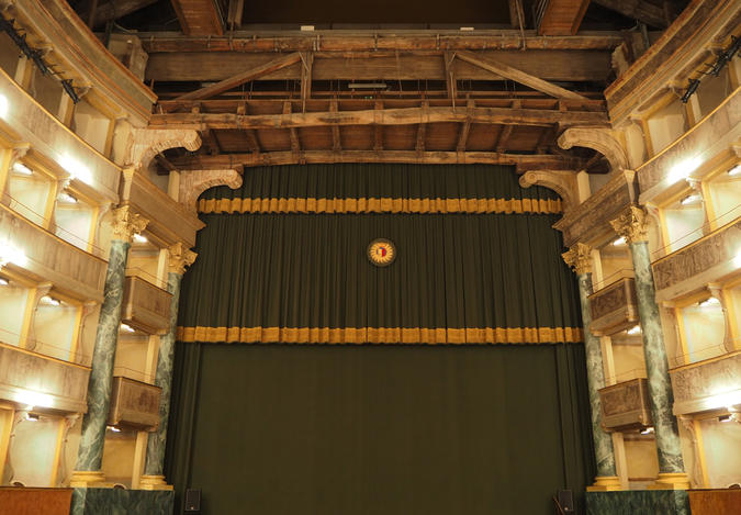 Teatro Sociale di Bergamo - MC MEDIASTUDIO Shutterstock