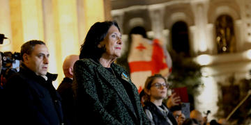 Tbilisi, 28 ottobre 2024, la presidente Salomé Zourabichvili in piazza - foto F.Baccini