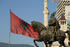 Tirana, statua Skandergberg e bandiera - foto Andreas Lehner - Flickr.jpg