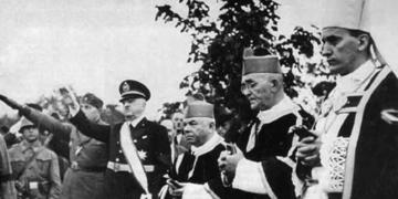 Alojzije Stepinac (primo da destra)