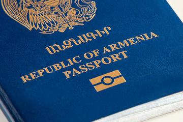 Passaporto armeno - © Openfinal/Shutterstock
