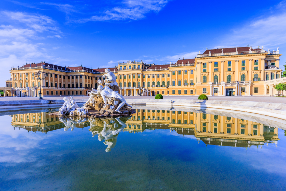 L'ex residenza estiva imperiale, Vienna, Austria © SCStock/Shutterstock