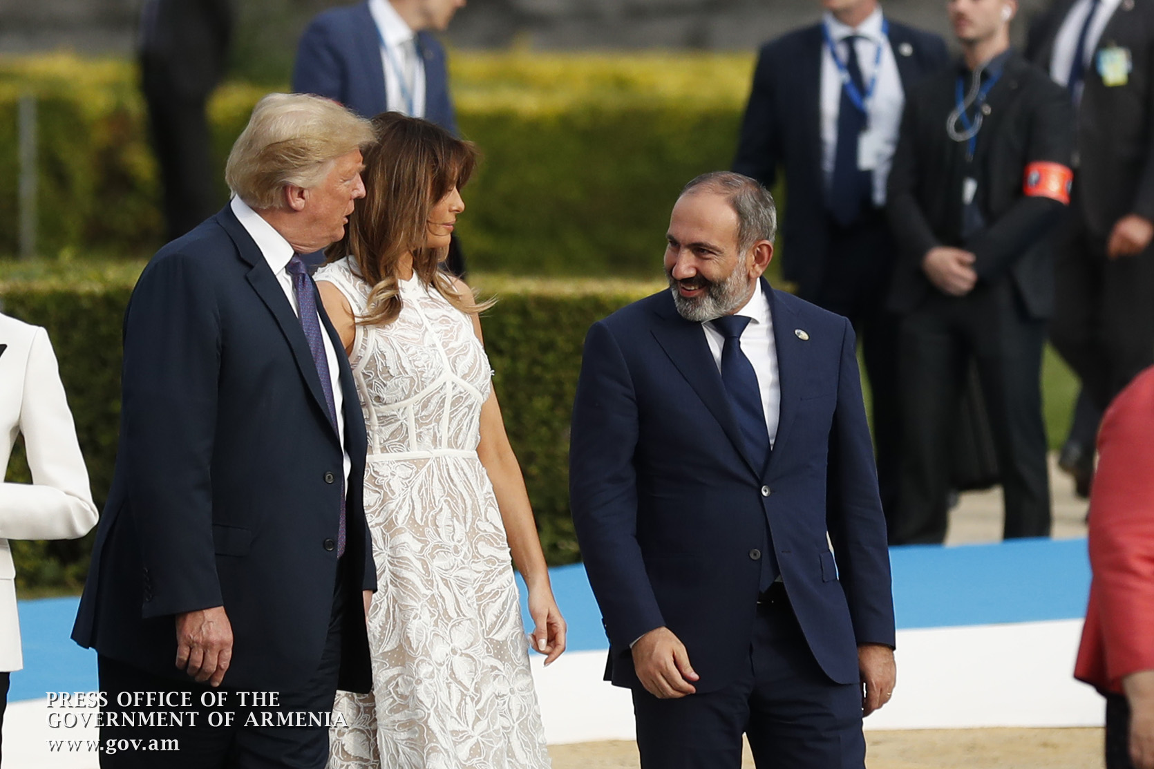 Trump e la moglie Melania con il primo ministro armeno Nikol Pashinyan © 2024 The Office to the Prime Minister of the Republic of Armenia