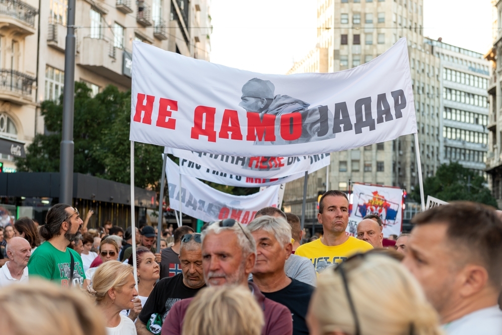 Masovni protest u Beogradu protiv iskopavanja litijuma - © Dejan82/Shutterstock