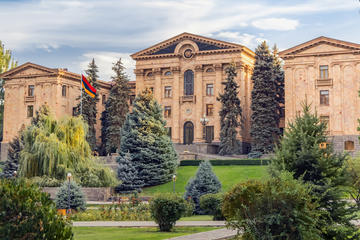 Il parlamento a Yerevan - © Ruslan Harutyunov/Shutterstock