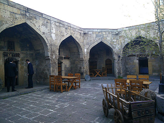 Caravanserraglio (foto P. Bergamaschi) Caravanserraglio (foto P. Bergamaschi)