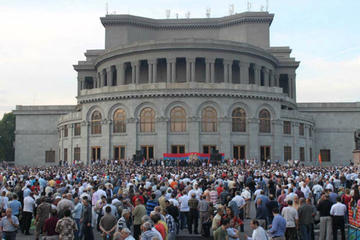 Il raduno dell'ANC (Foto Arman Veziryan) Il raduno dell'ANC (Foto Arman Veziryan)
