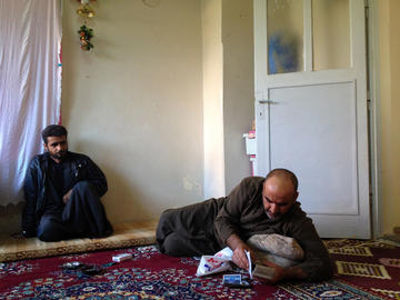 Famiglia di profughi siriani (foto A. Gilabert) Famiglia di profughi siriani (foto A. Gilabert)